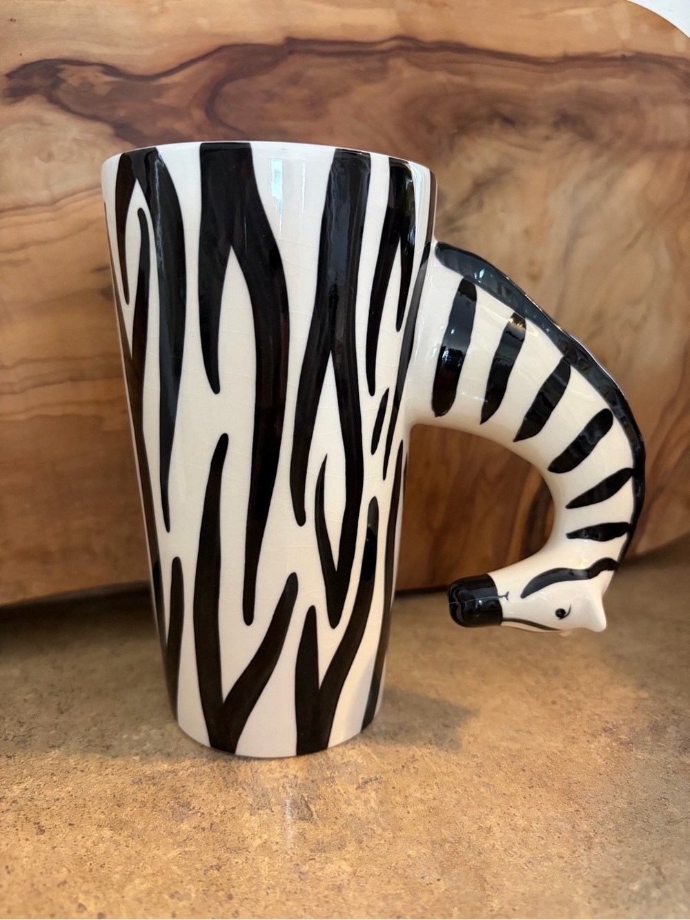 Black & White Zebra Pattern Ceramic Mug with Zebra-Handle.